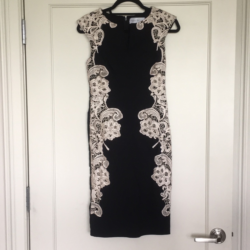 Paper Dolls Blk body con dress lace appliqué sz 6